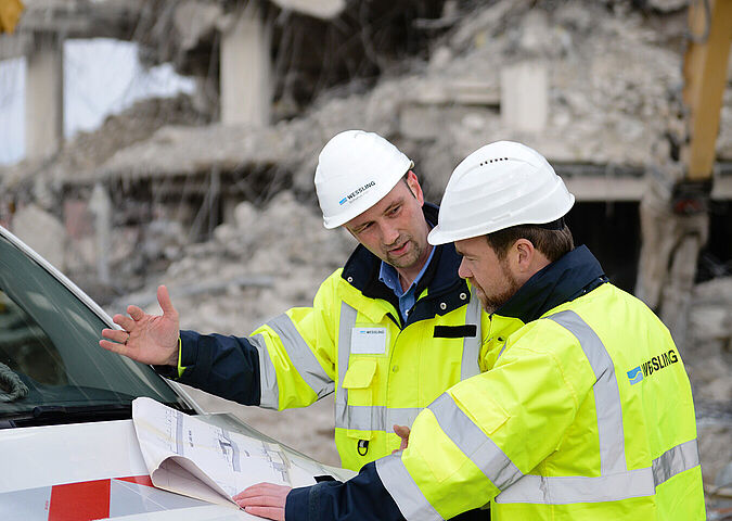 Arbeiter bei der Projektumsetzung